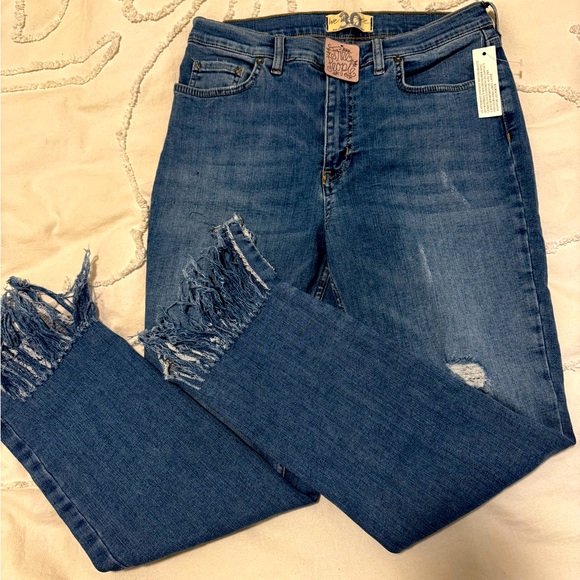 FREE PEOPLE Great Heights Frayed Skinny Jeans 🩵 - Picture 4 of 7